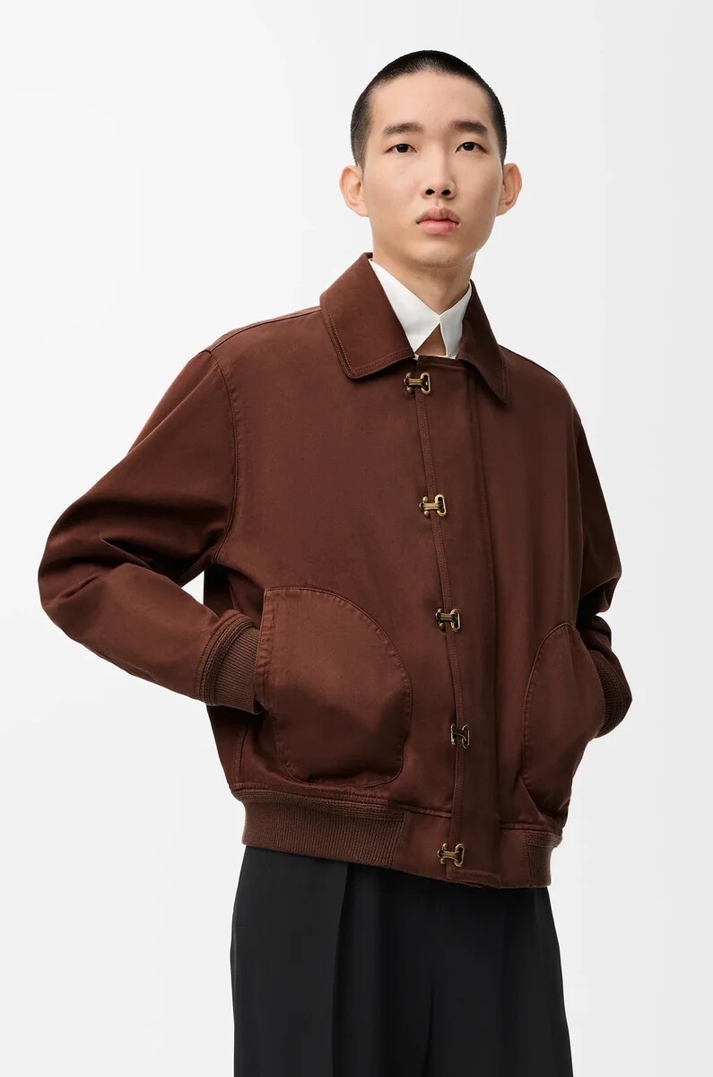 chaqueta de algodón color marrónmarrón oscuro