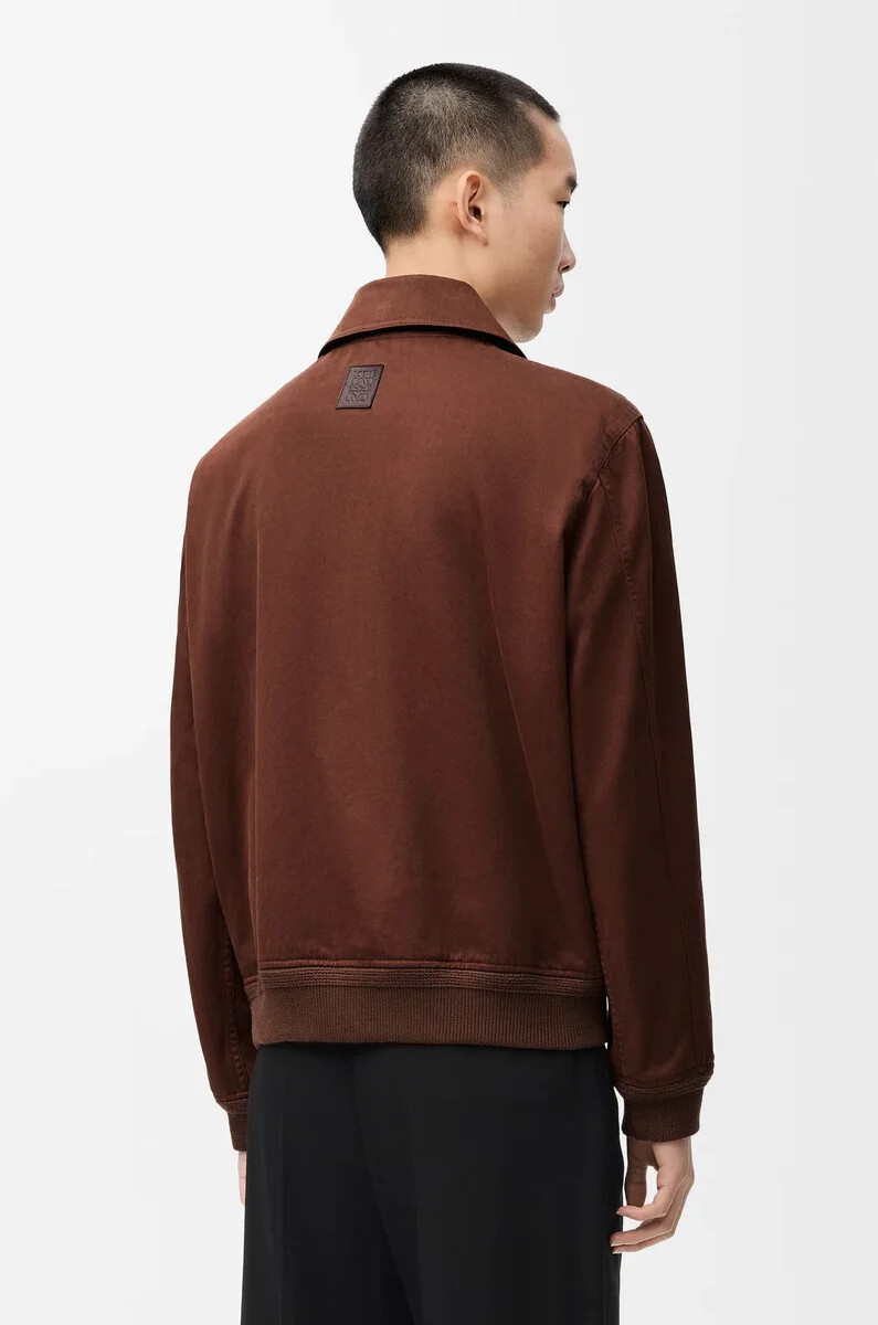 chaqueta de algodón color marrónmarrón oscuro