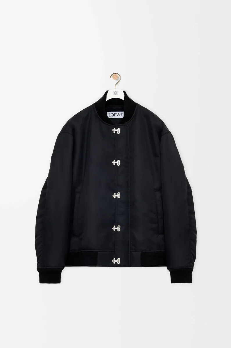 chaqueta de nailon negra