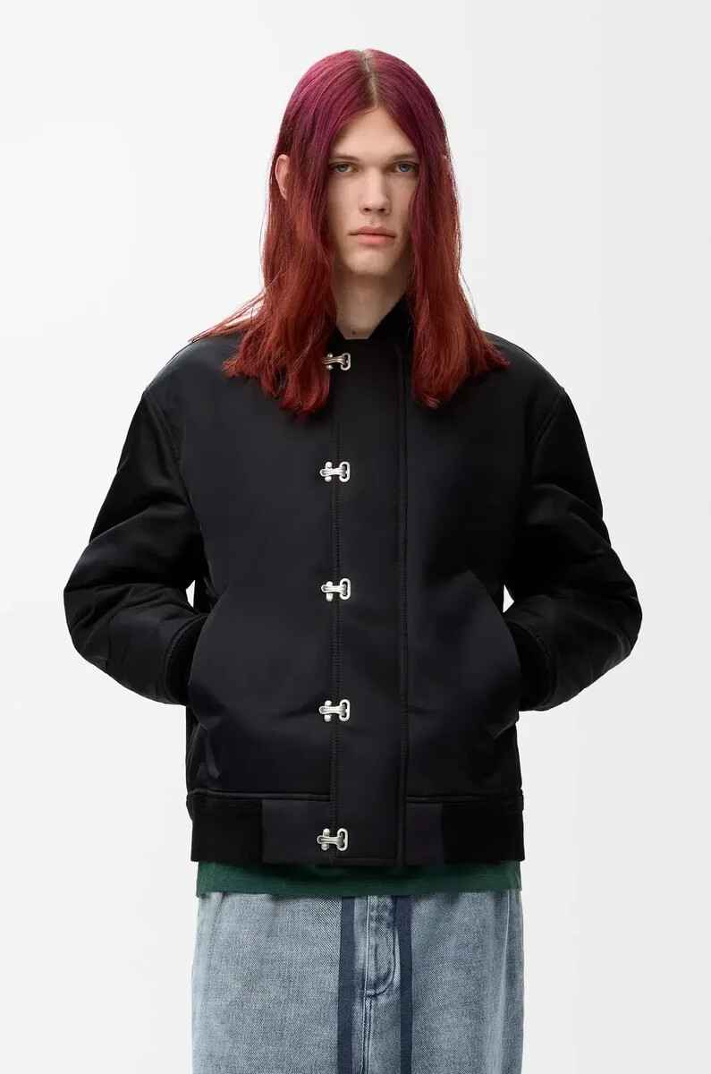 chaqueta de nailon negra