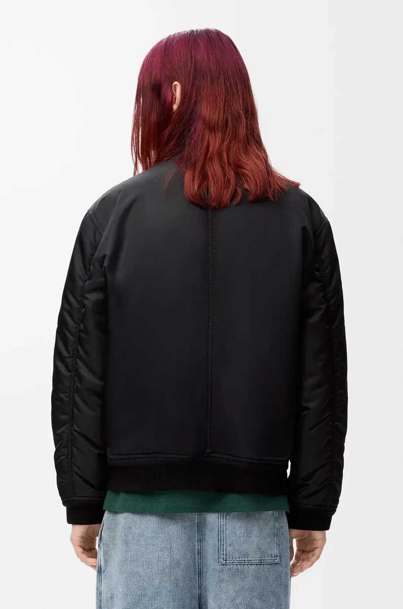 chaqueta de nailon negra