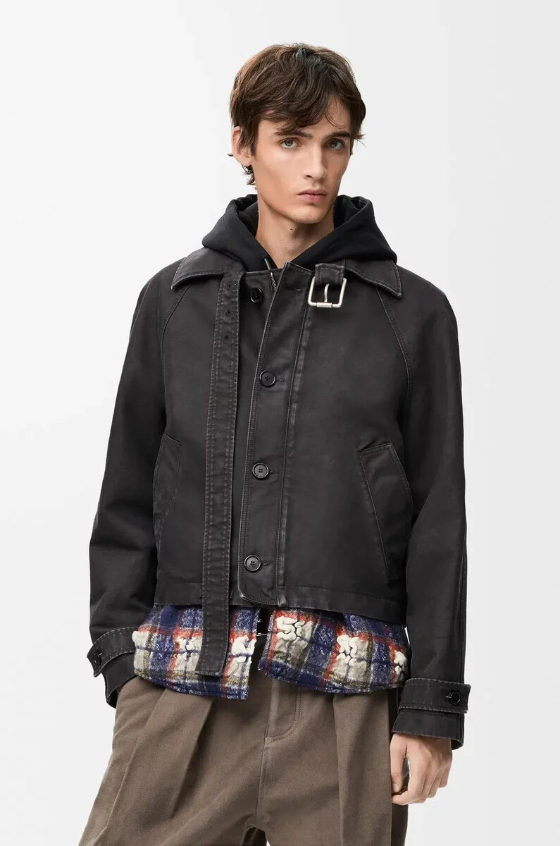 chaqueta con cinturón de algodón antracita