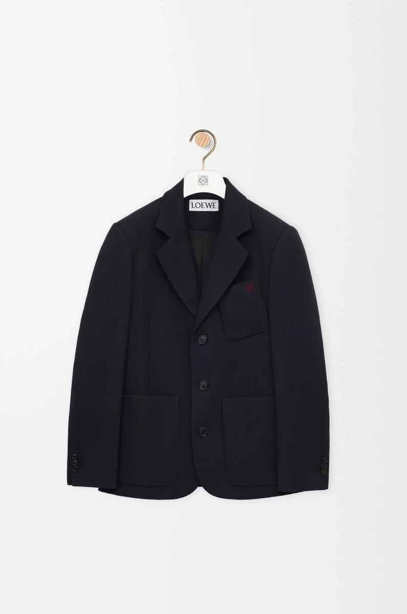 chaqueta de lana azul marino oscuro