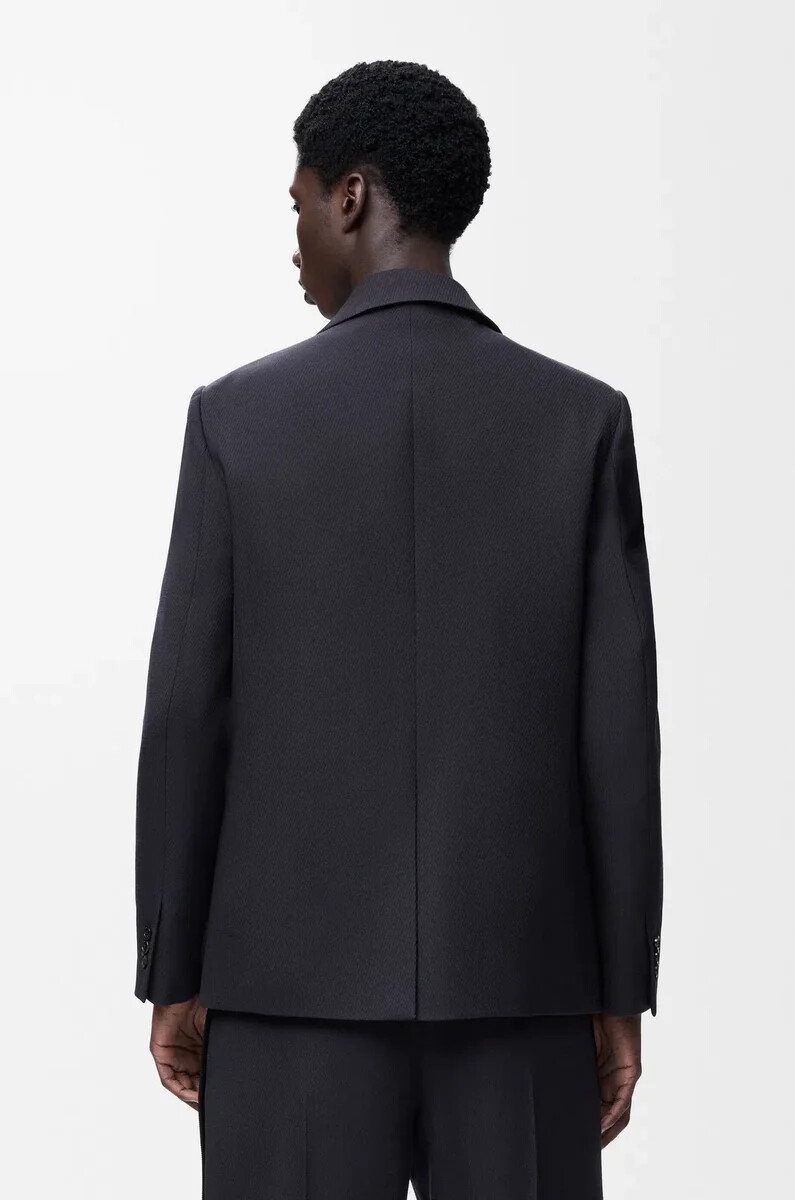 chaqueta de lana azul marino oscuro