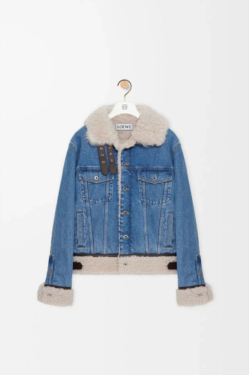 chaqueta de camionero en denim y borrego azul denim