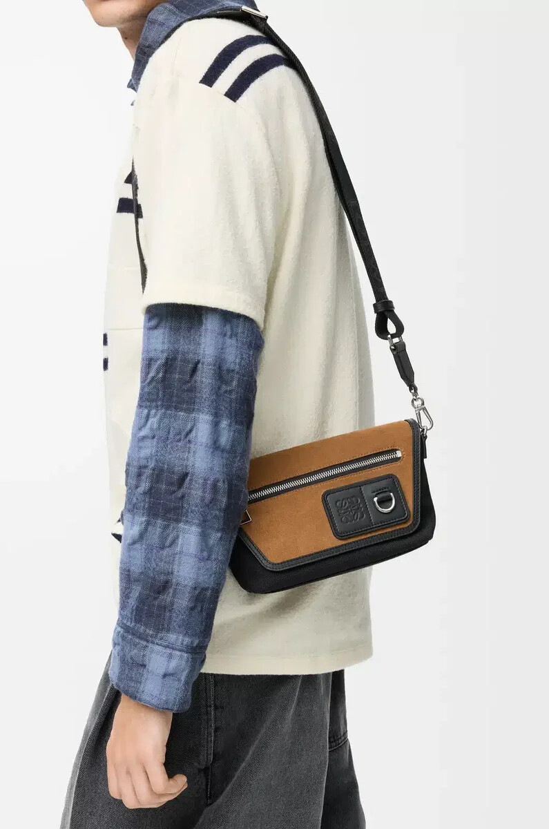 bolso bandolera mini flex de lona y ante negrooro oscuro