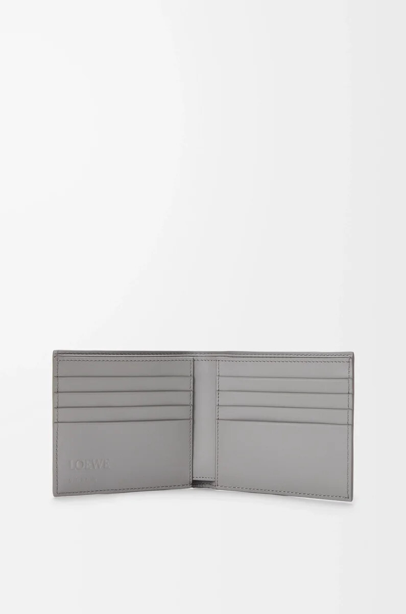 cartera plegable puzzle en piel de becerro clásica en color marrón inviernogris ceniza
