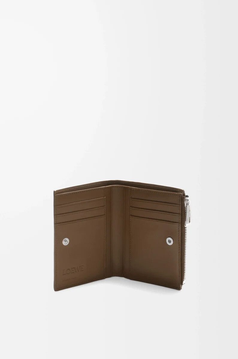 cartera compacta y delgada en piel de ciervo tundra