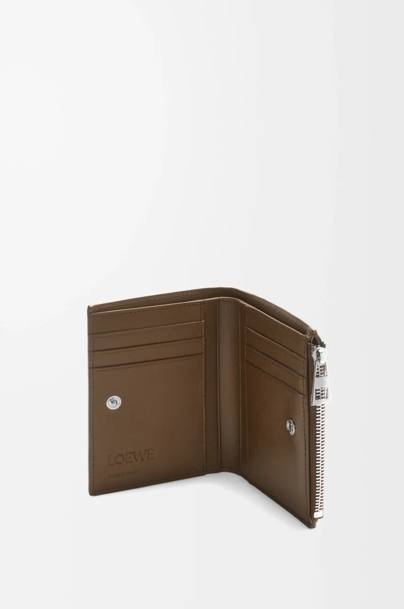 cartera compacta y delgada en piel de ciervo tundra