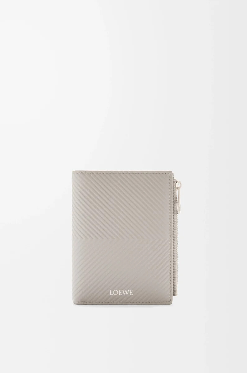 cartera compacta y fina en piel de becerro clásica texturizada color gris concha
