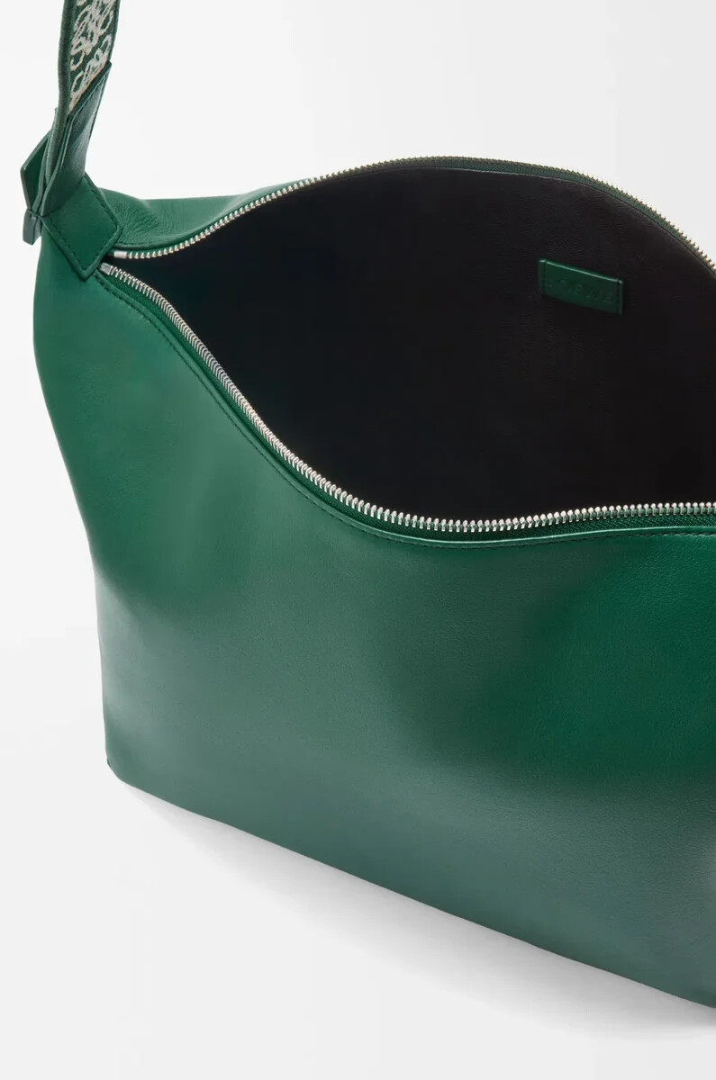 bolso bandolera cubi de piel de becerro suave y flexible y jacquard evergreen