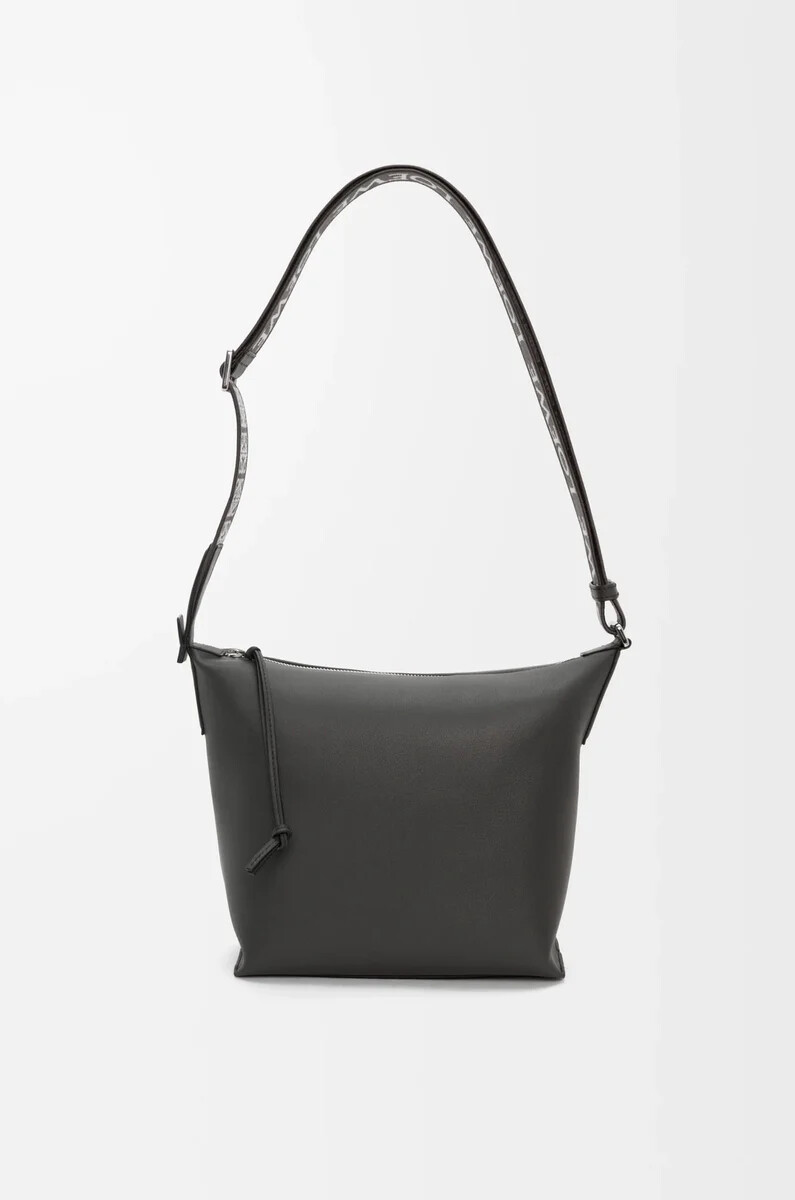 bolso bandolera pequeño cubi de piel de becerro suave y flexible y jacquard gris oscuro