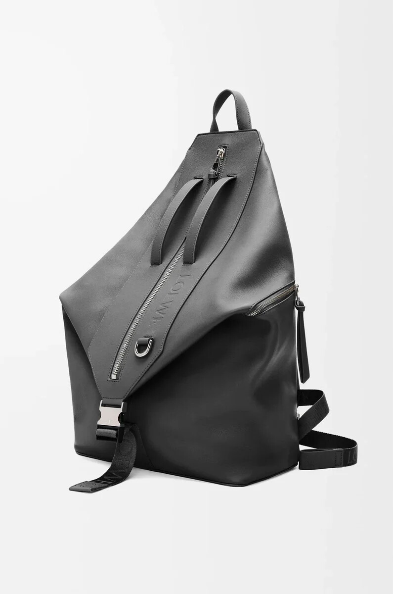 mochila convertible en piel de becerro clásica negra