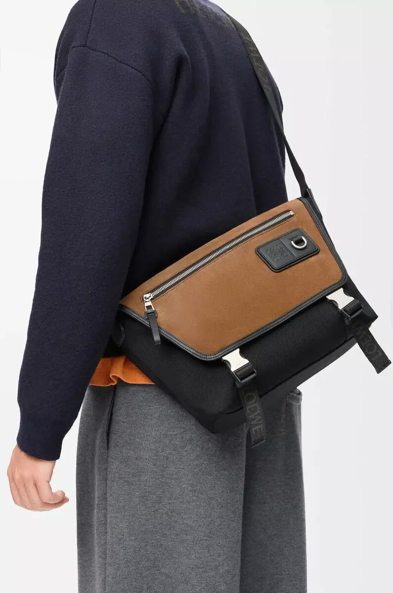 bolso bandolera mediano flex de lona y ante negrooro oscuro