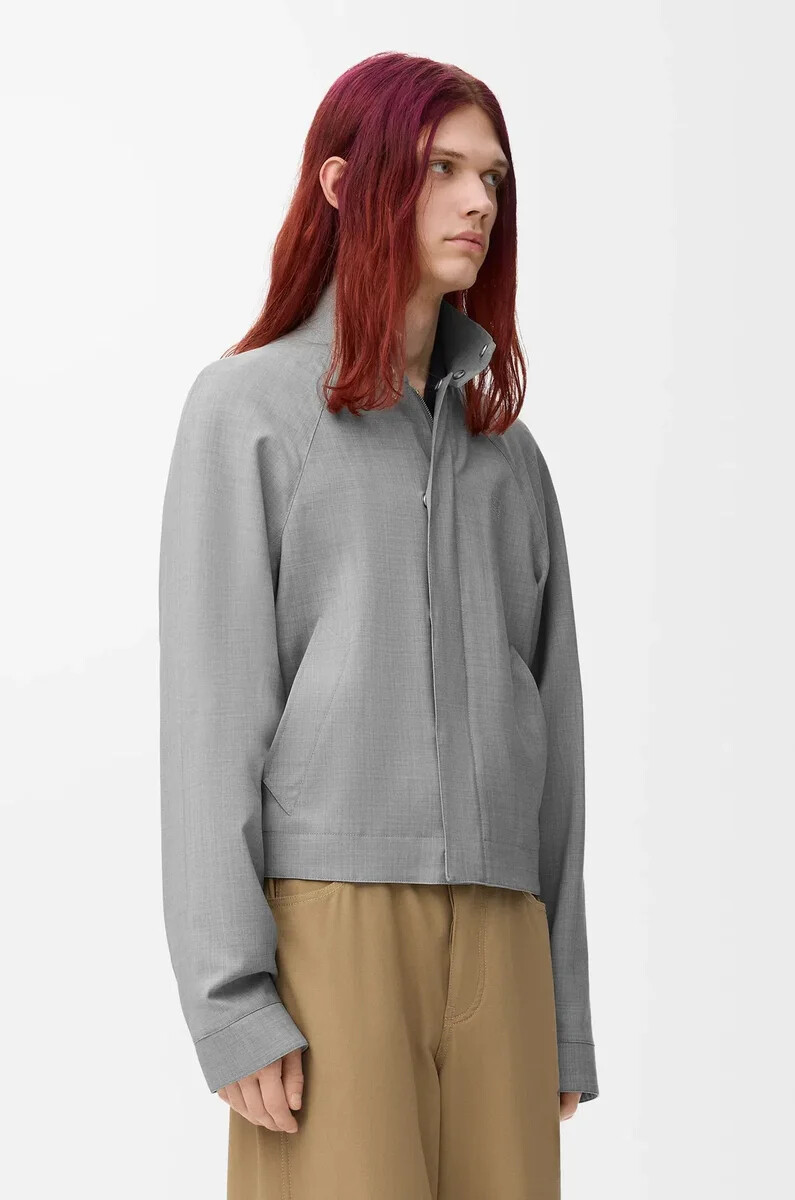 chaqueta con cremallera de lana gris claro