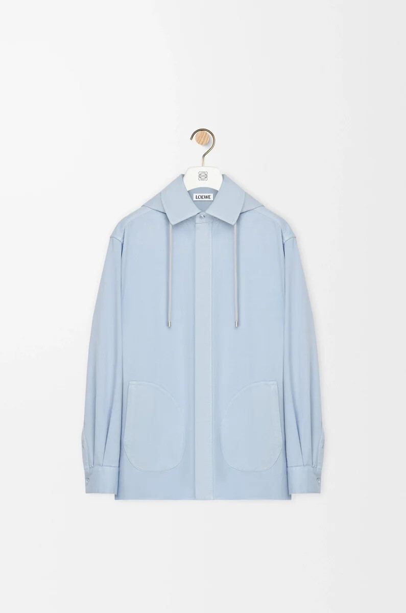 camisa con capucha de algodón azul claro
