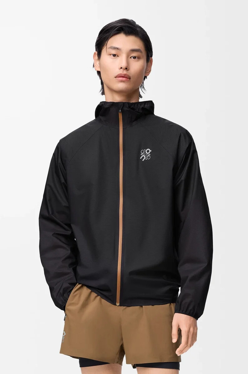 chaqueta ultra en tejido técnico negro
