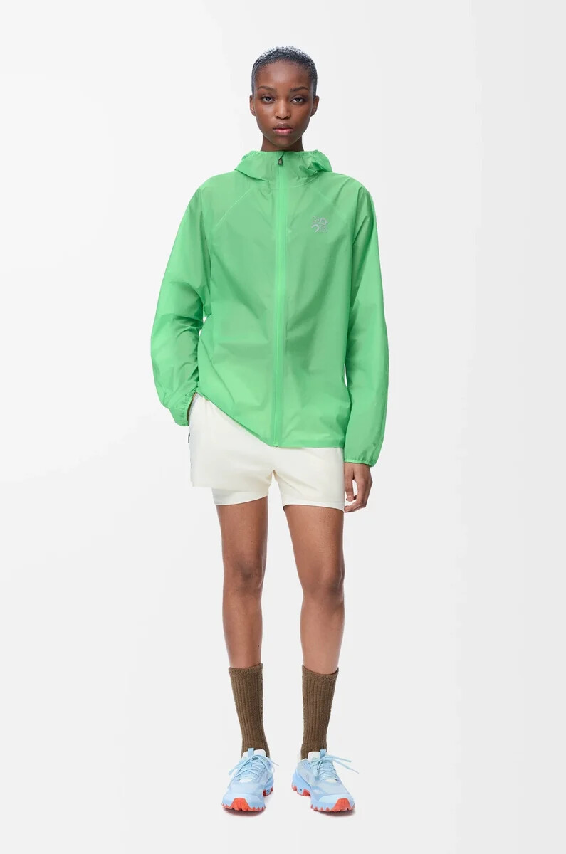 chaqueta ultra en tejido técnico verde