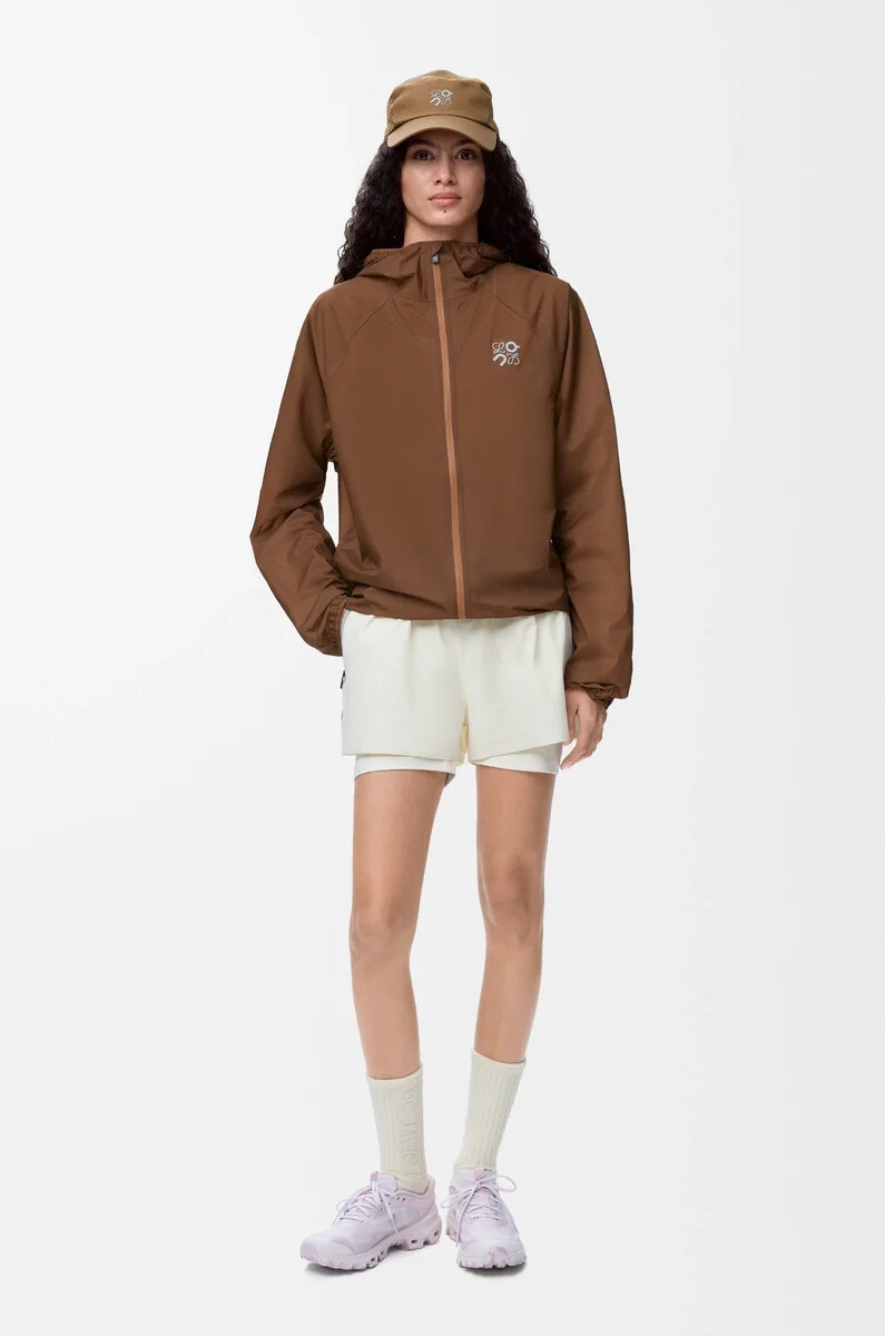 chaqueta ultra en tejido técnico toffee