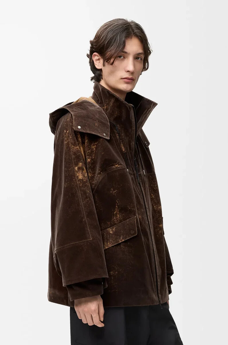 chaqueta en tejido técnico flocado marrón chocolate