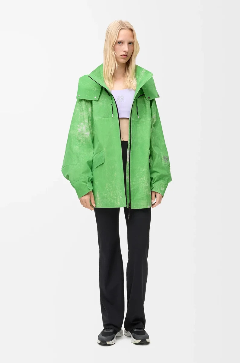 chaqueta en tejido técnico flocado verde