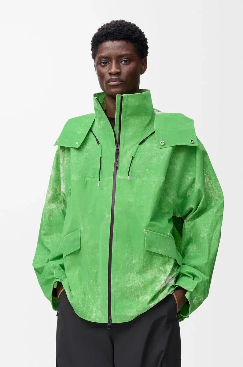 chaqueta en tejido técnico flocado verde
