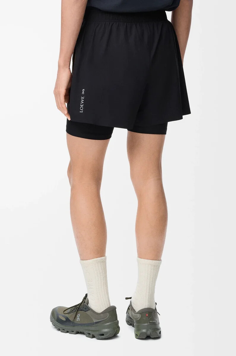 pantalones cortos de rendimiento en tejido técnico negro