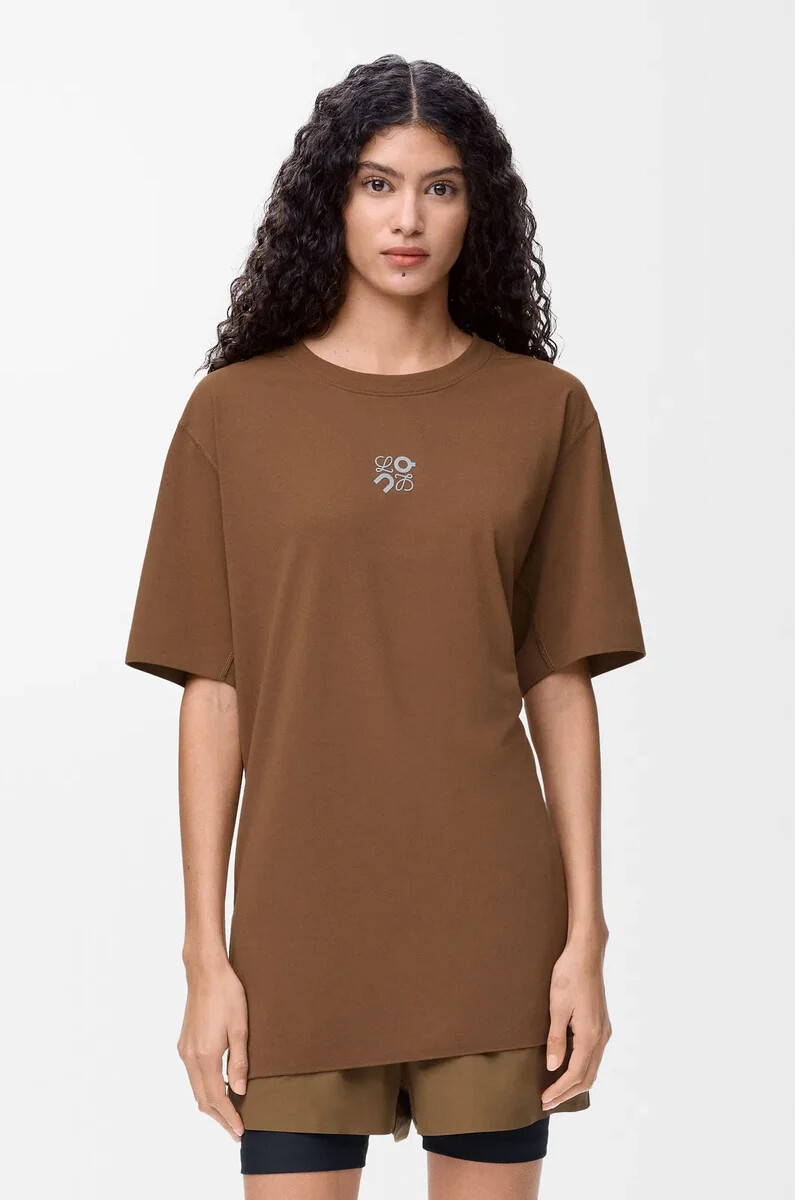 camiseta deportiva en jersey técnico toffee