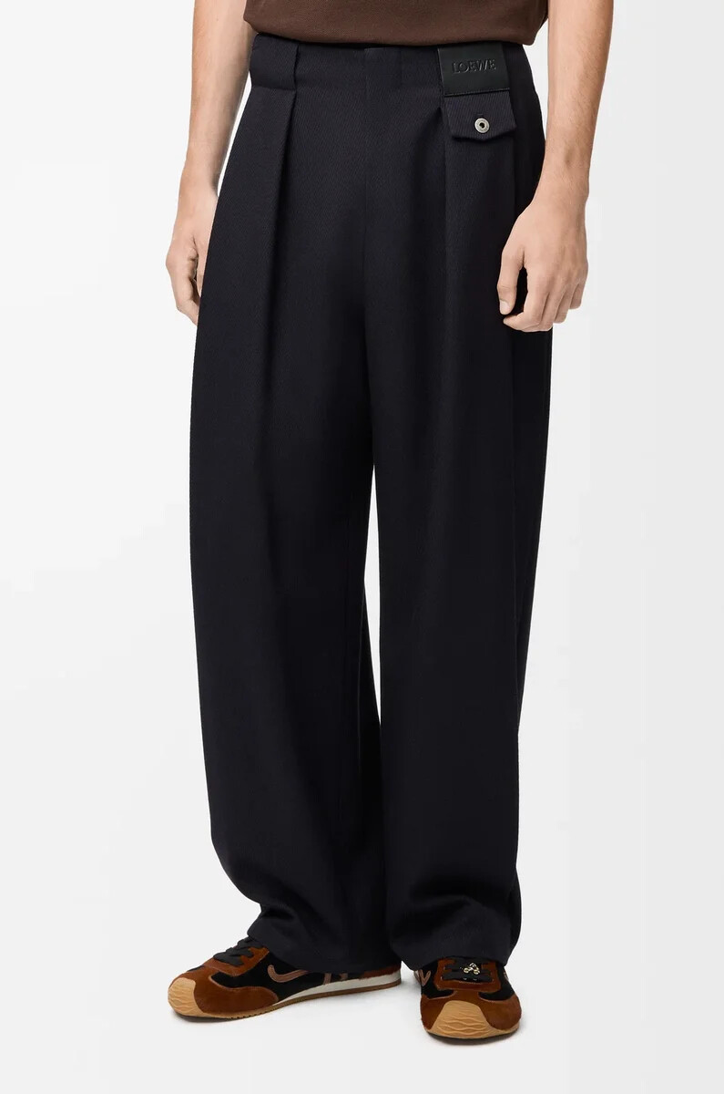 pantalón de lana azul marino oscuro