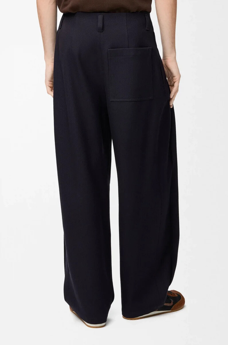 pantalón de lana azul marino oscuro