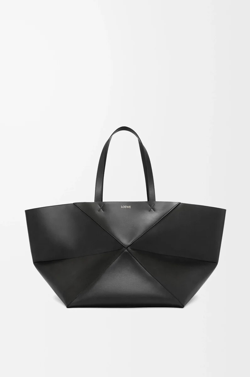 bolso tote xxl puzzle fold en piel de becerro brillante negro