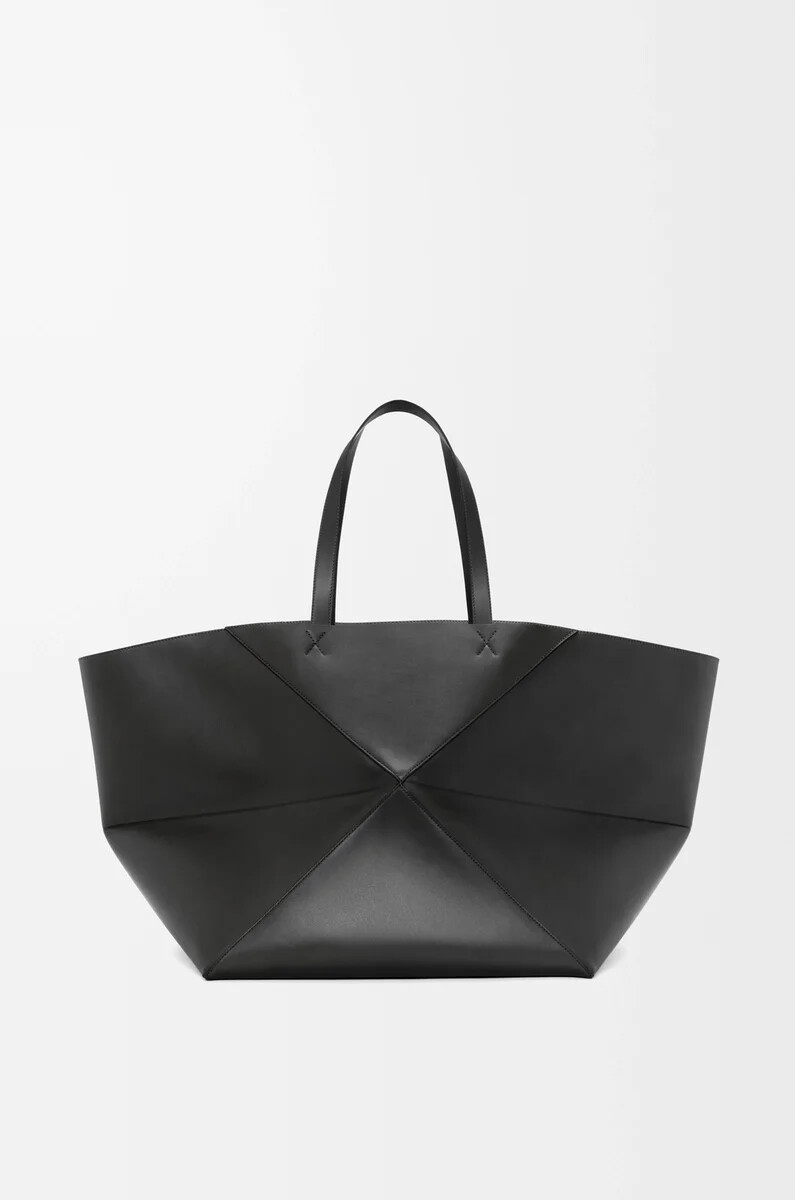bolso tote xxl puzzle fold en piel de becerro brillante negro
