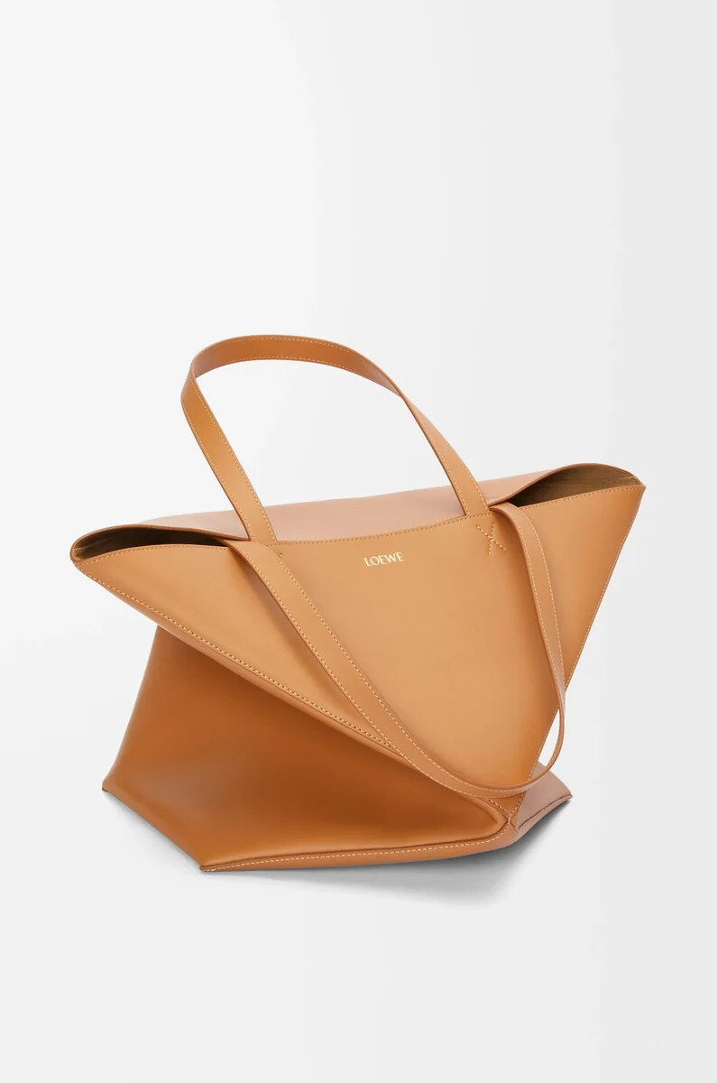 bolso tote plegable puzzle xl en piel de becerro brillante warm desert