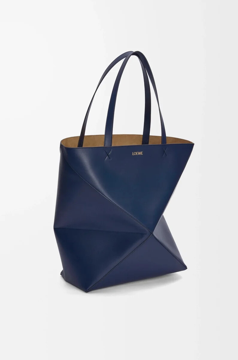 bolso tote plegable puzzle xl en piel de becerro brillante azul abismo