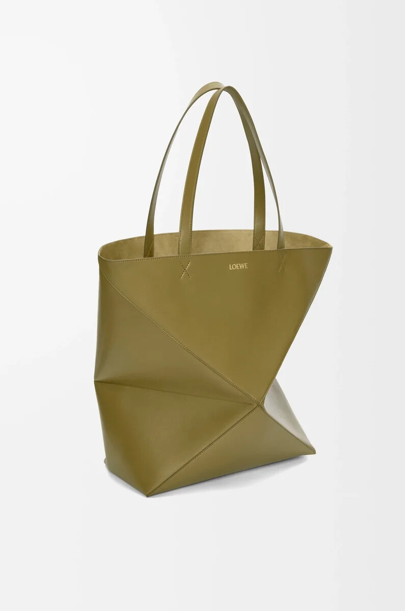 bolso tote plegable puzzle xl en piel de becerro brillante color oliva