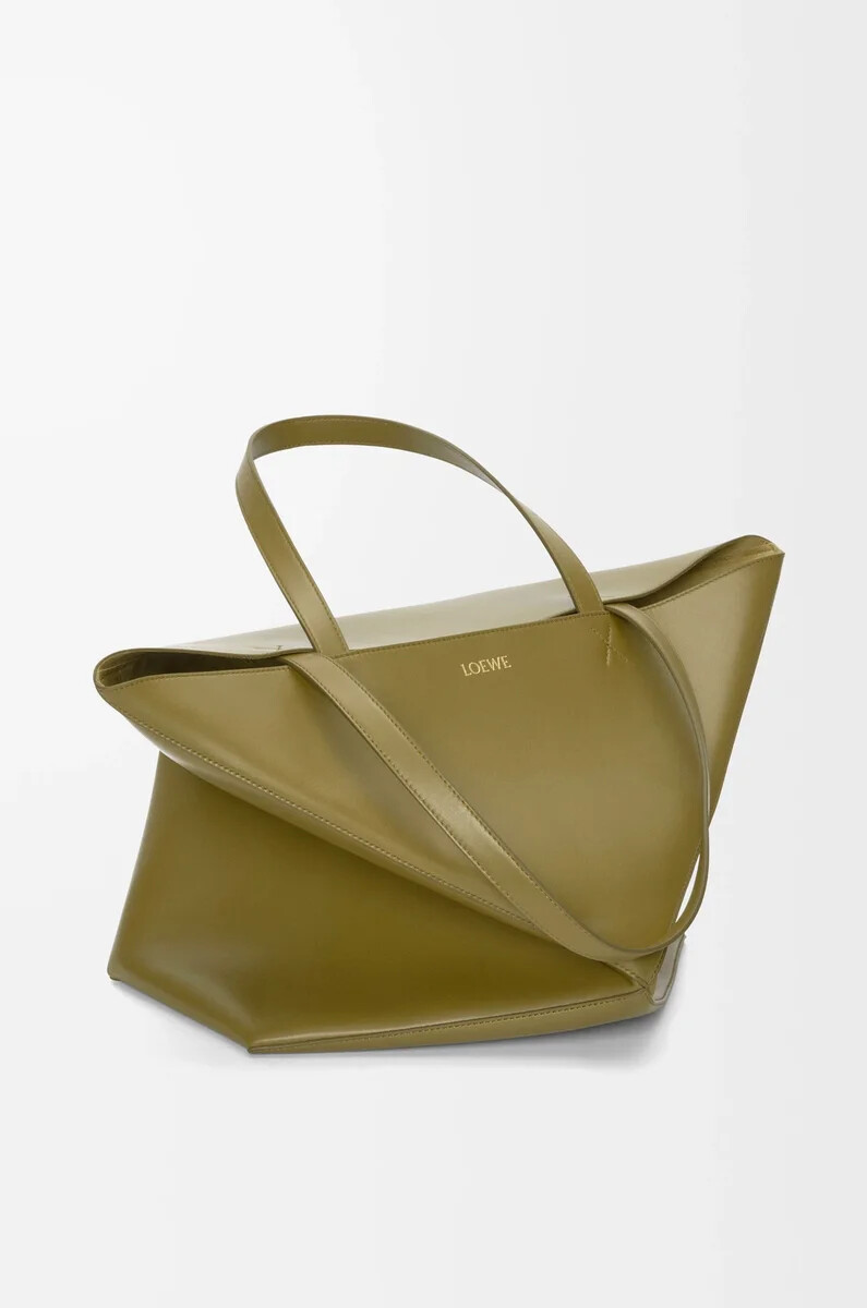 bolso tote plegable puzzle xl en piel de becerro brillante color oliva