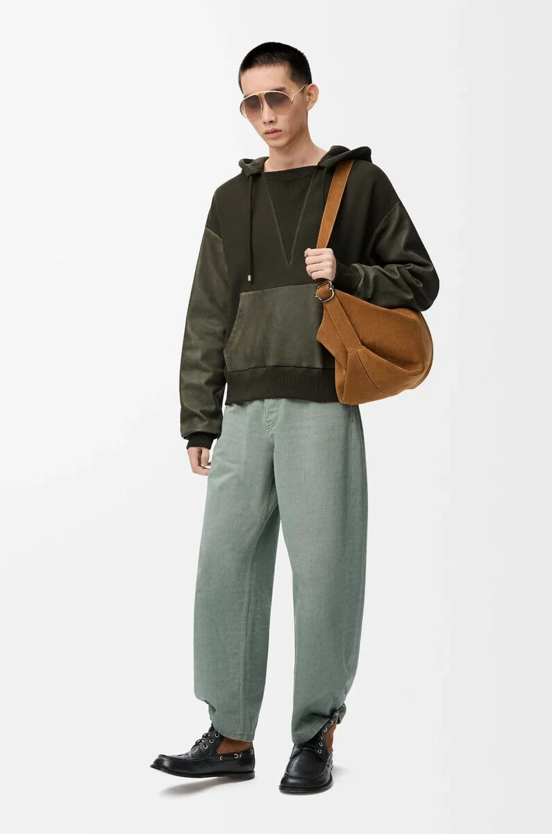 sudadera híbrida con capucha de algodón y napa de cordero color verde caqui