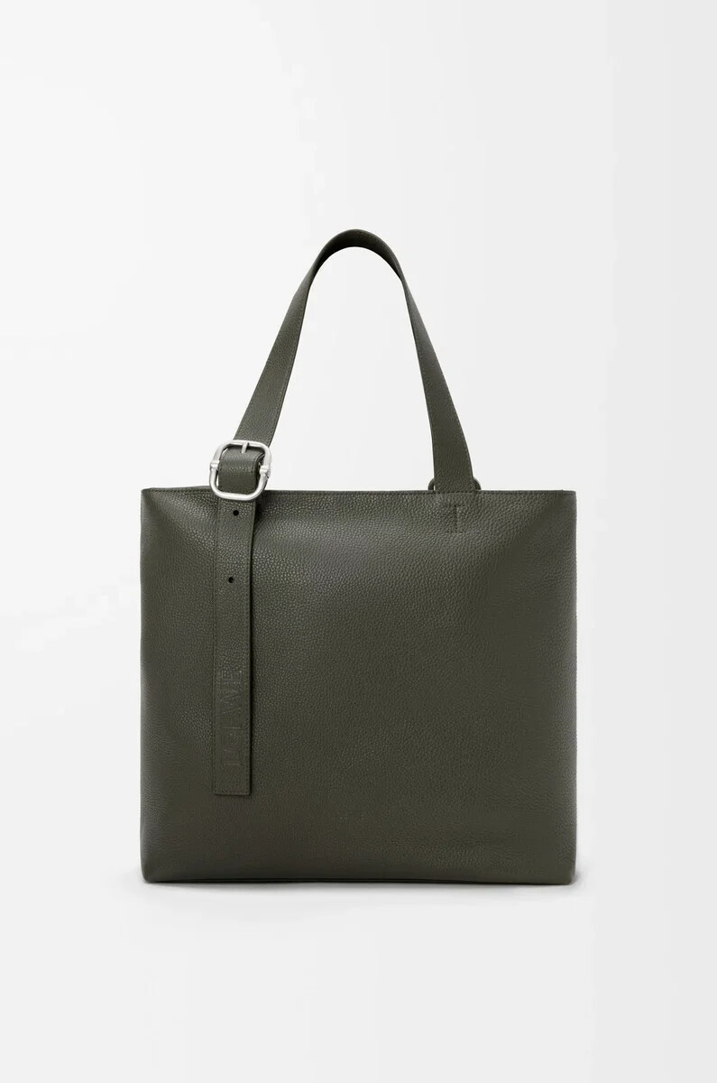 bolso tote con cremallera y lazo en piel de becerro granulada flexible color caqui oscuro
