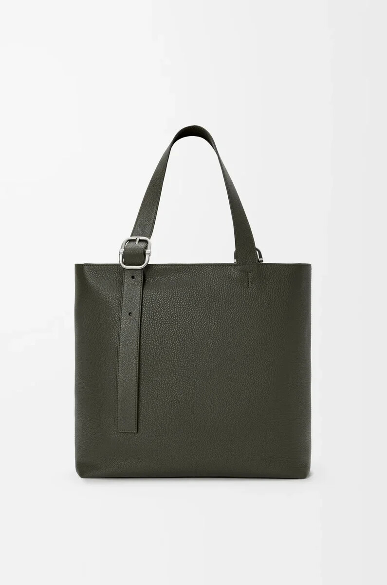 bolso tote con cremallera y lazo en piel de becerro granulada flexible color caqui oscuro