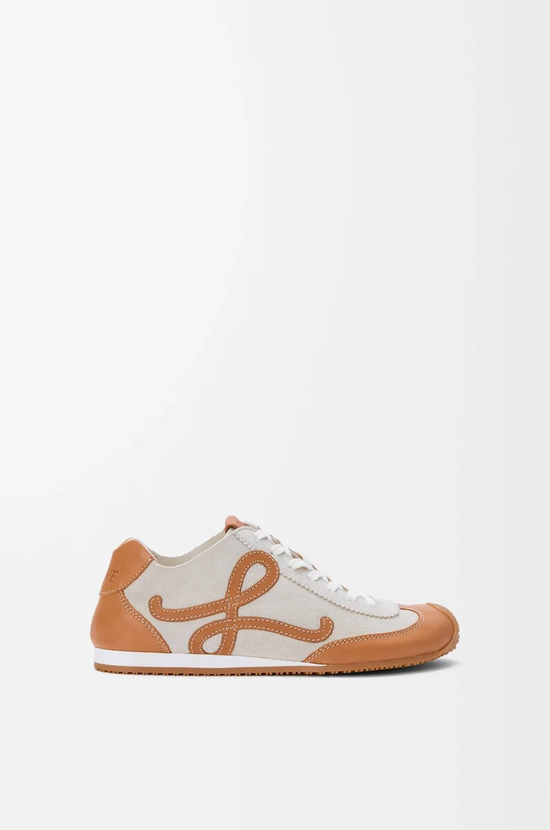 ballet runner 2.0 sin forro en piel de ciervo y piel de becerro curtida vegetal blanco suavebronceado