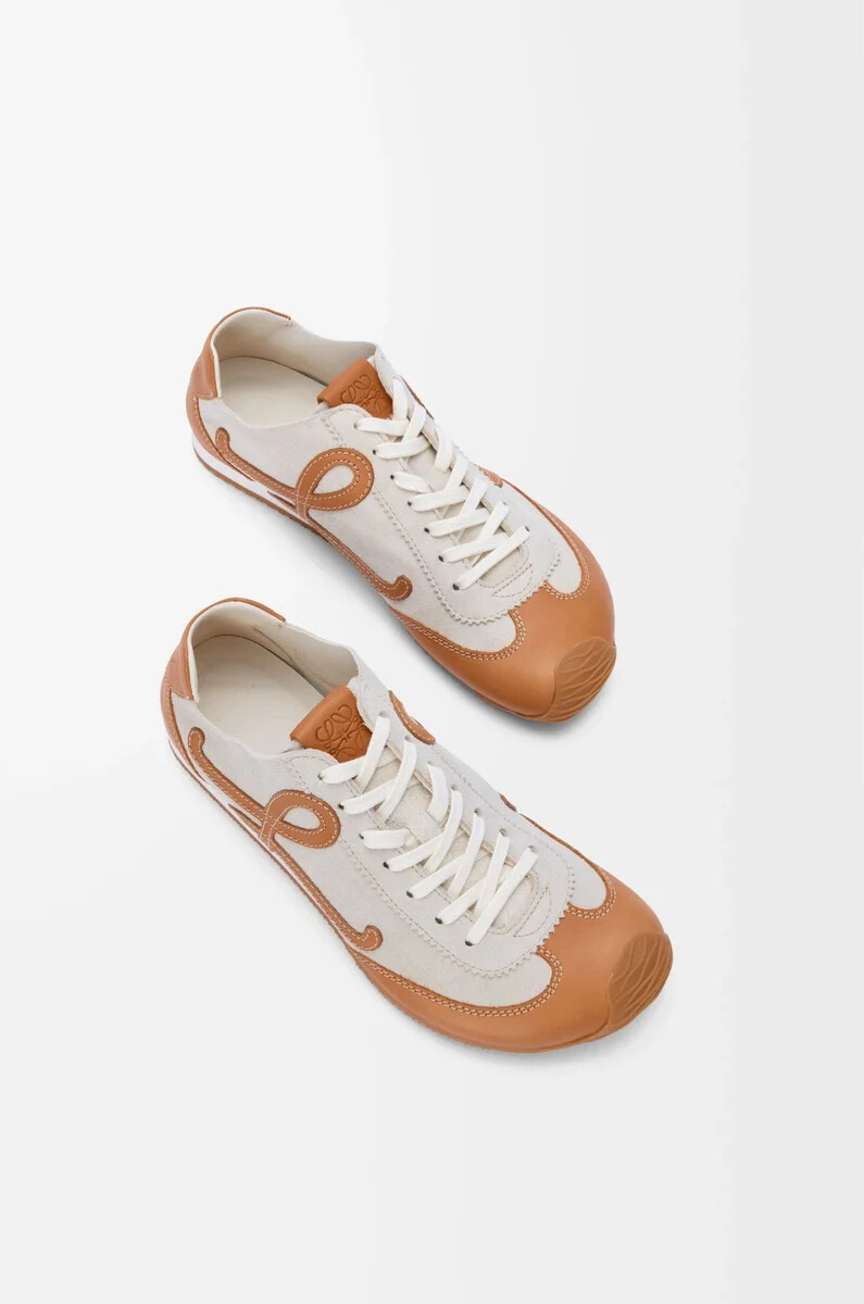 ballet runner 2.0 sin forro en piel de ciervo y piel de becerro curtida vegetal blanco suavebronceado