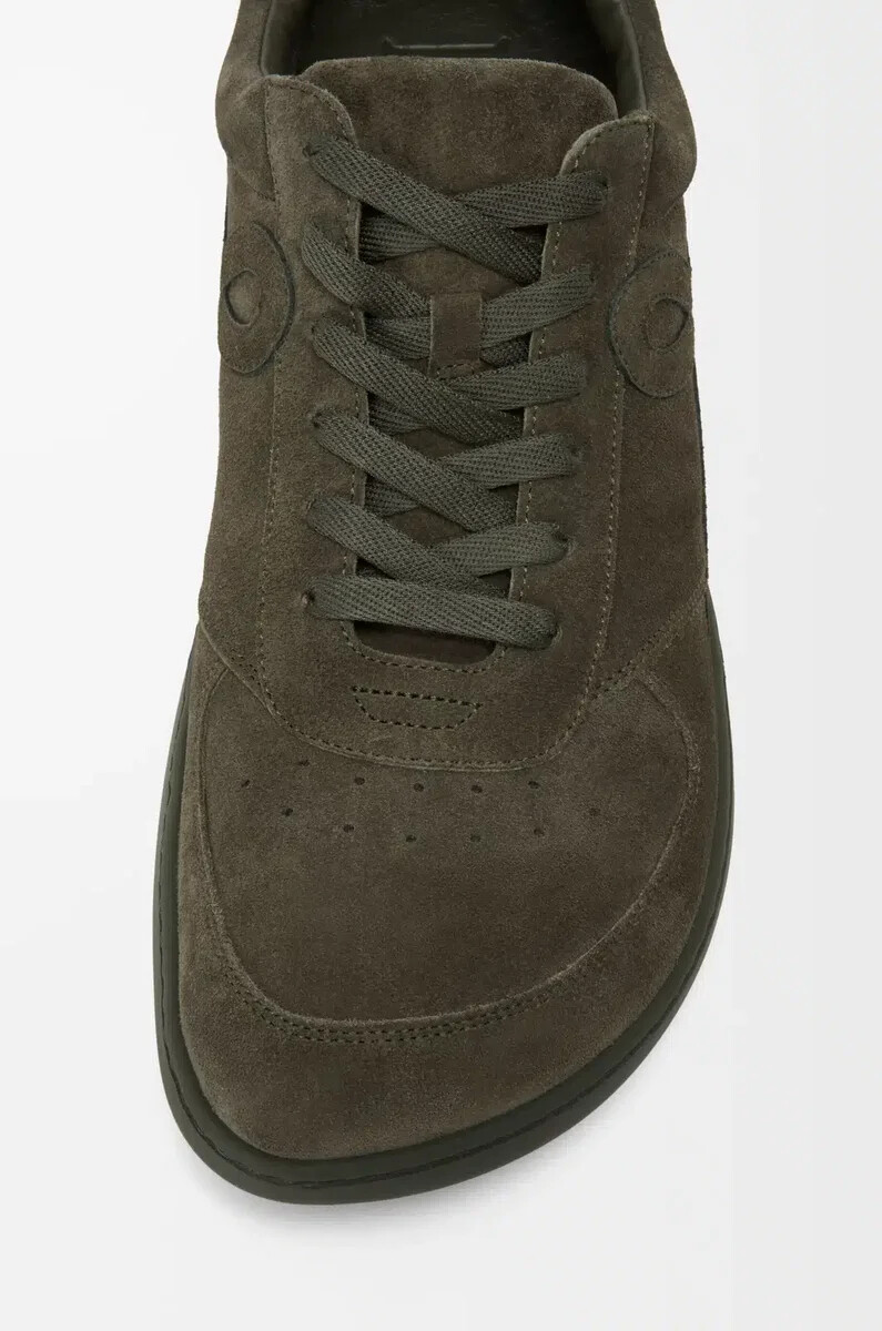 zapatilla jambo en ante de becerro verde oliva