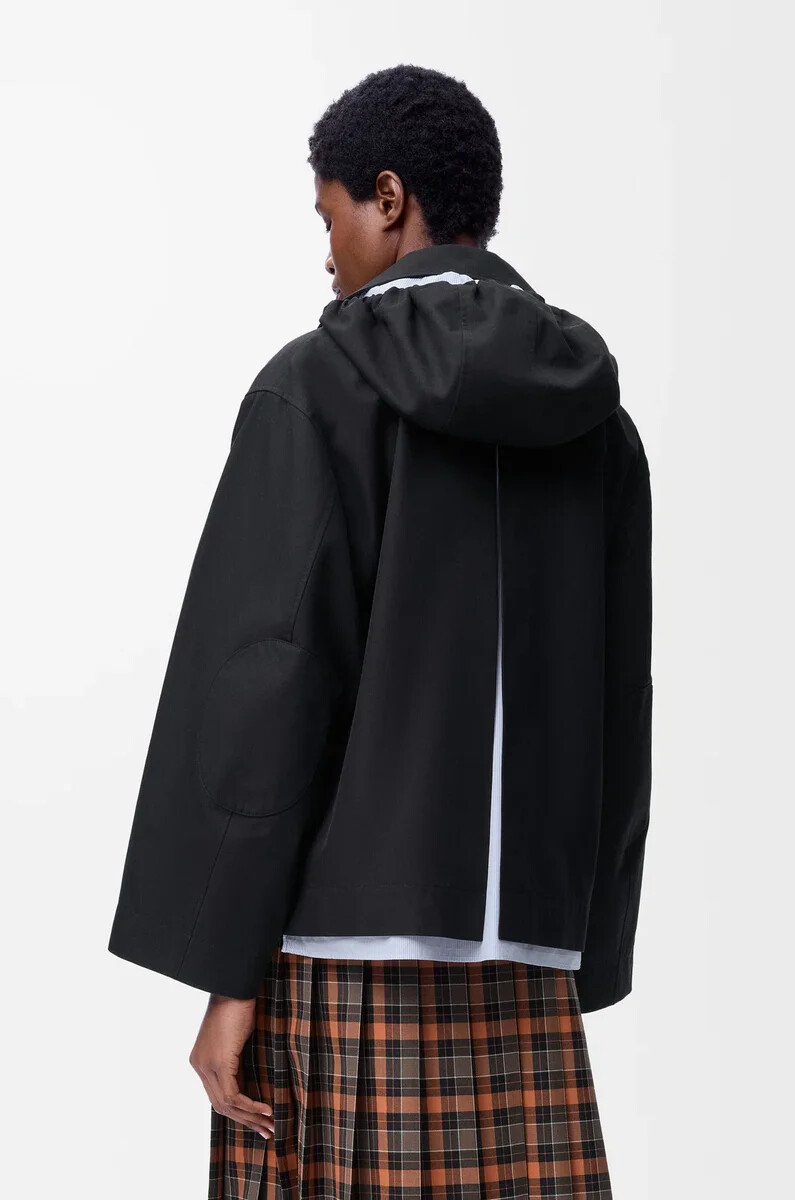 parka con capucha de algodón negro
