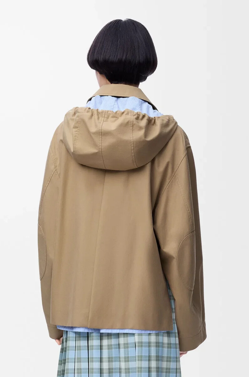 parka con capucha de algodón beige
