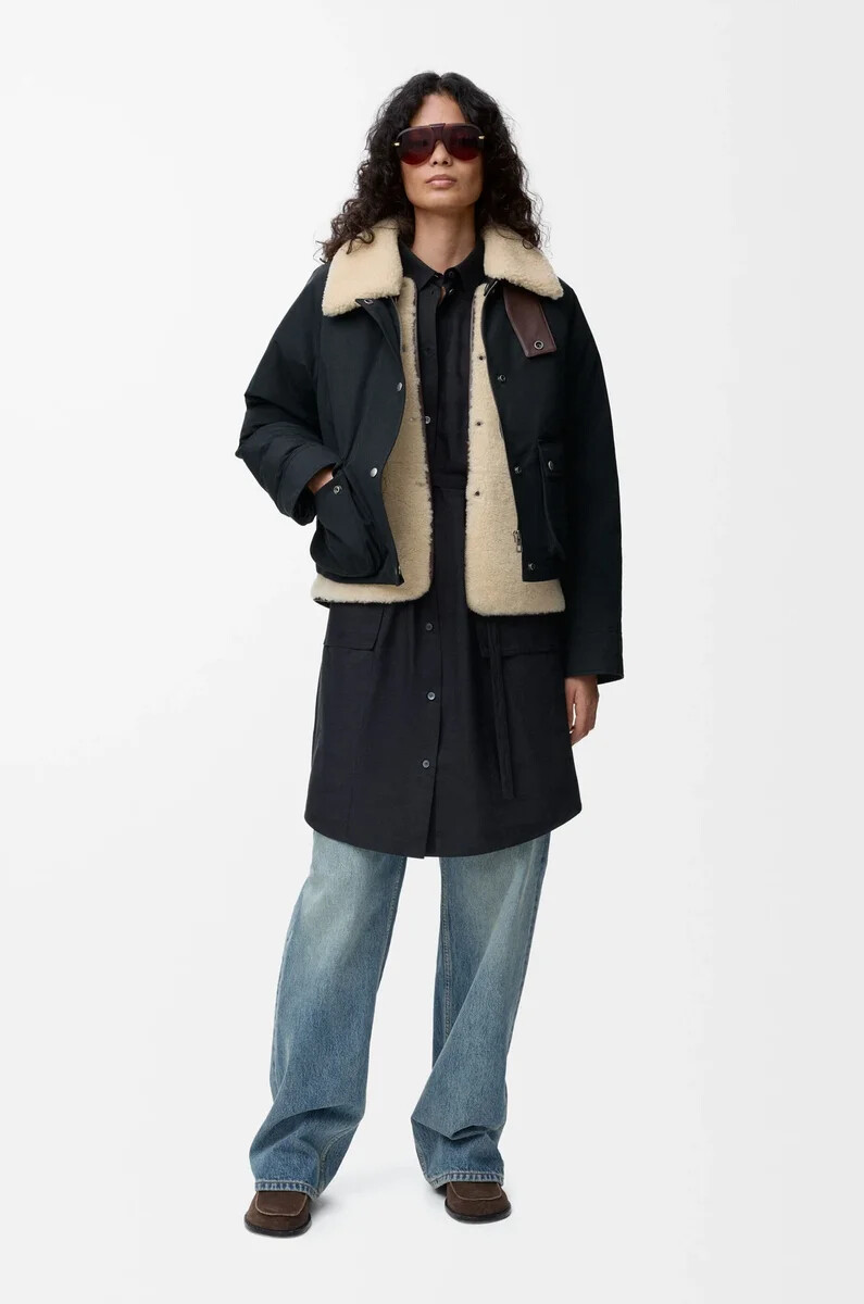 chaqueta acolchada en mezcla de piel de oveja y algodón negro