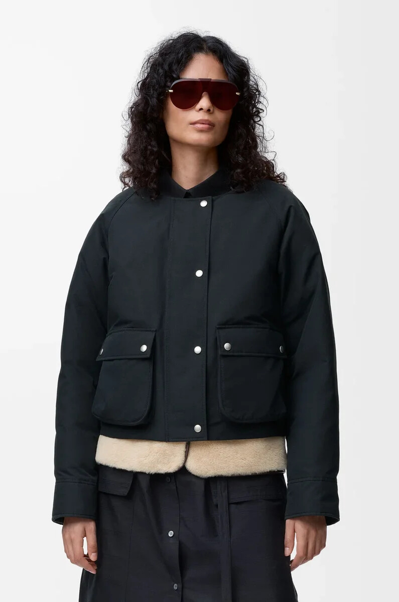 chaqueta acolchada en mezcla de piel de oveja y algodón negro