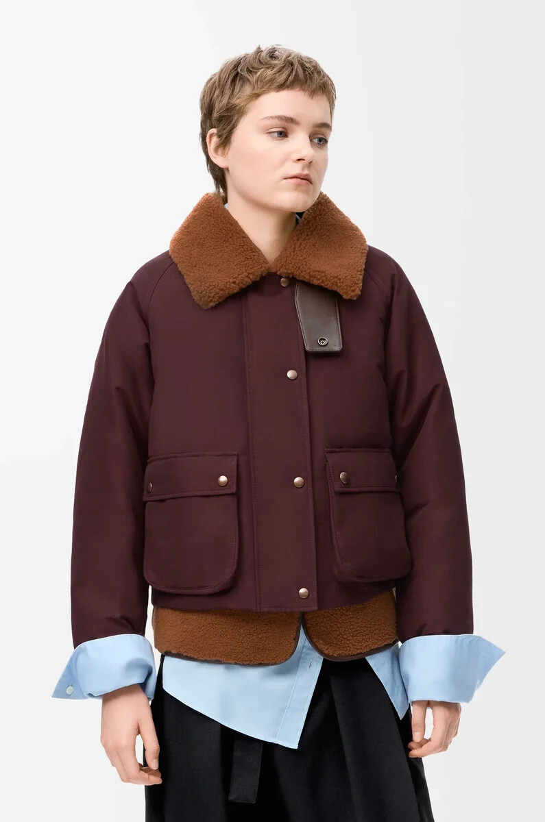 chaqueta acolchada en mezcla de piel de oveja y algodón color burdeos