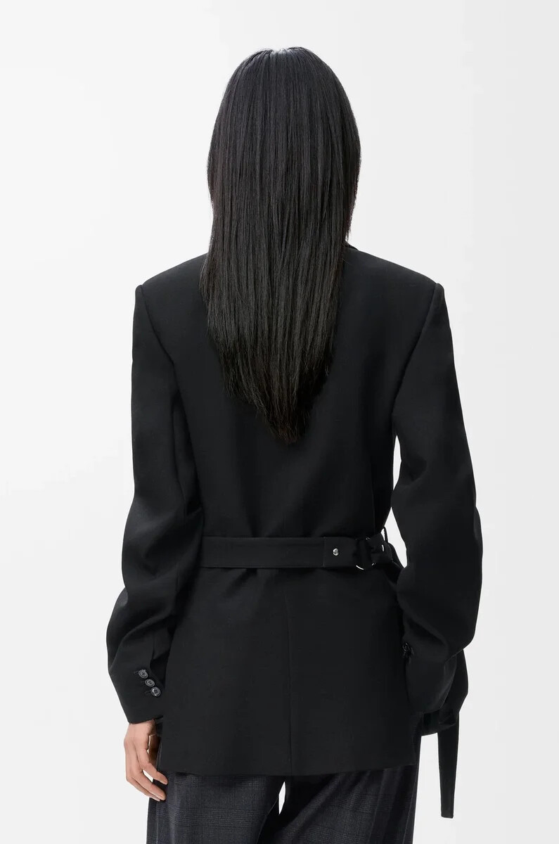chaqueta drapeada de lana negra