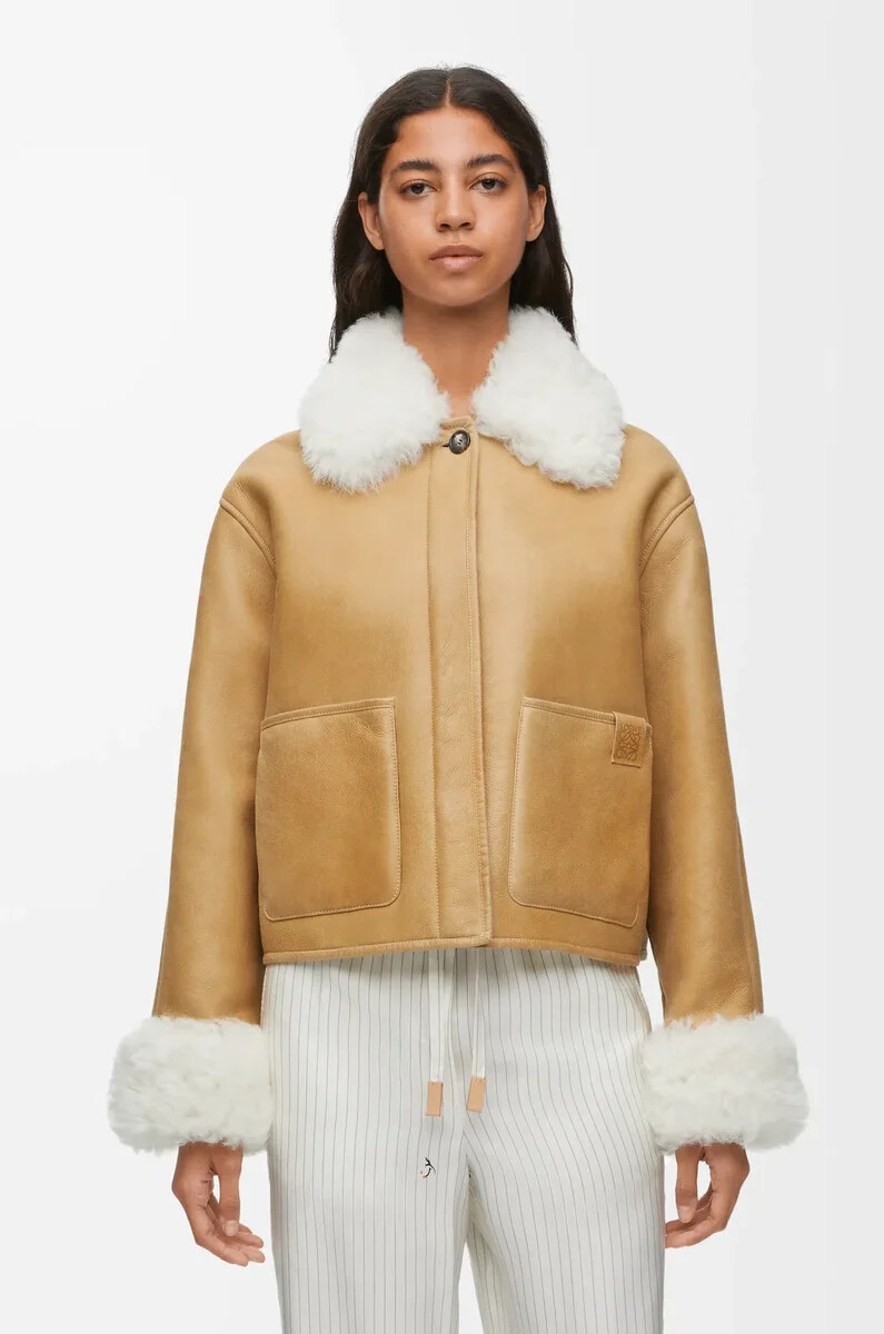 chaqueta de piel de oveja blancadorada
