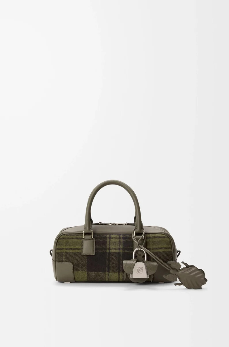 bolso cropped amazona 23 en ante tartán y piel de becerro napa color caquiverde